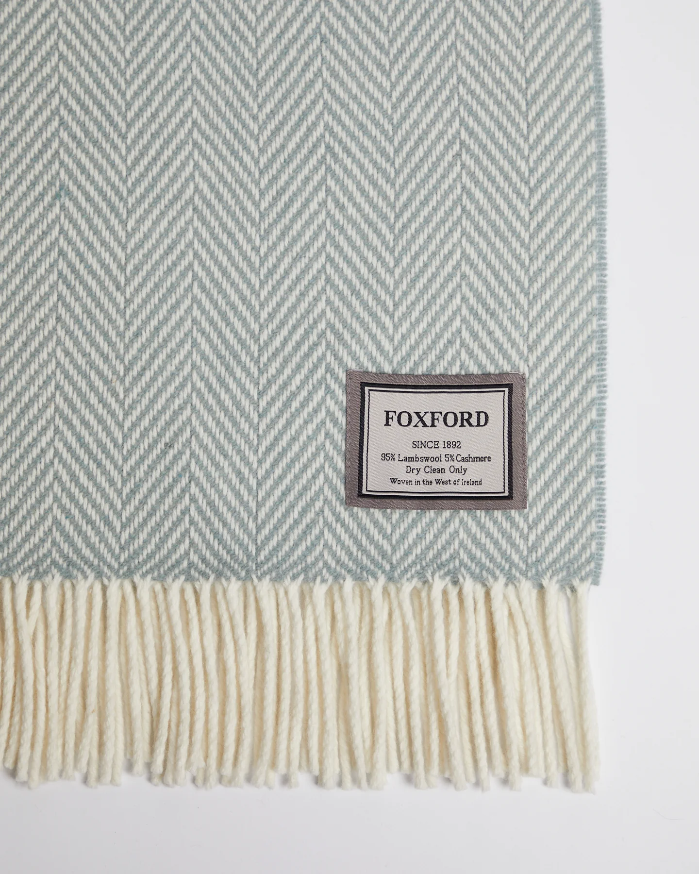 Foxford Achill Cashmere and Lambswool Throw - Image 3