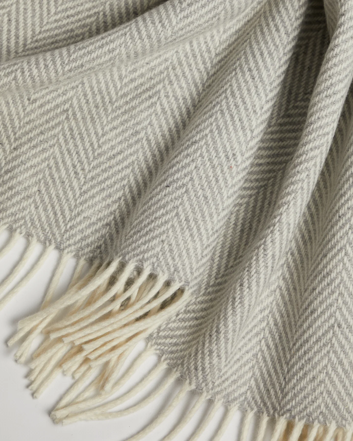 Foxford Clare Island Extra-Large Cashmere & Wool Throw - Image 3