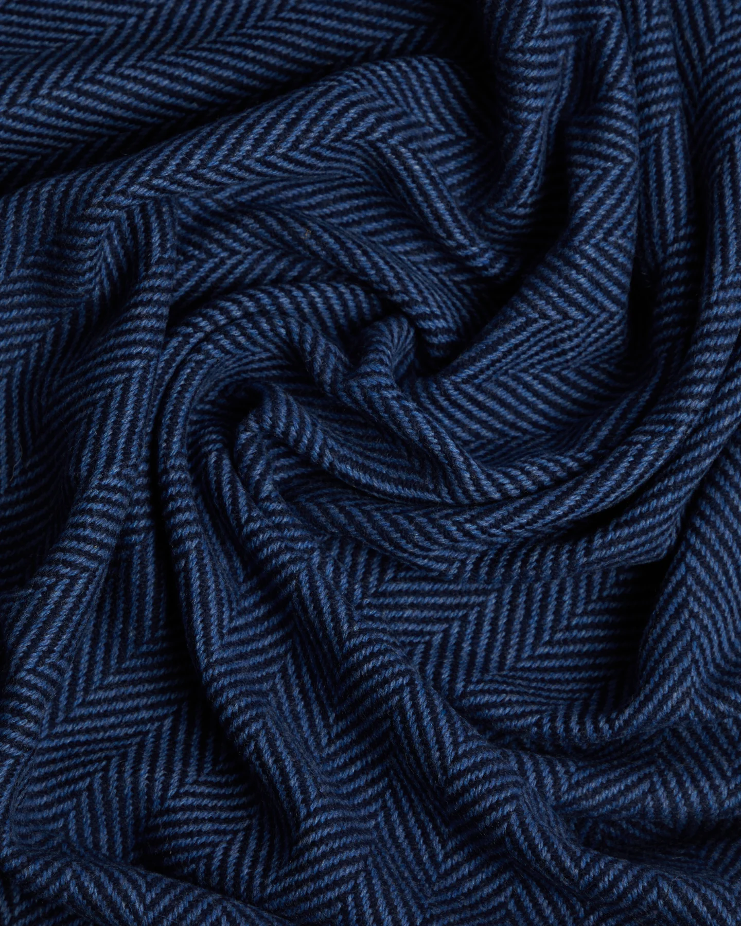 Foxford Cong Cashmere and Lambswool Throw - Image 4