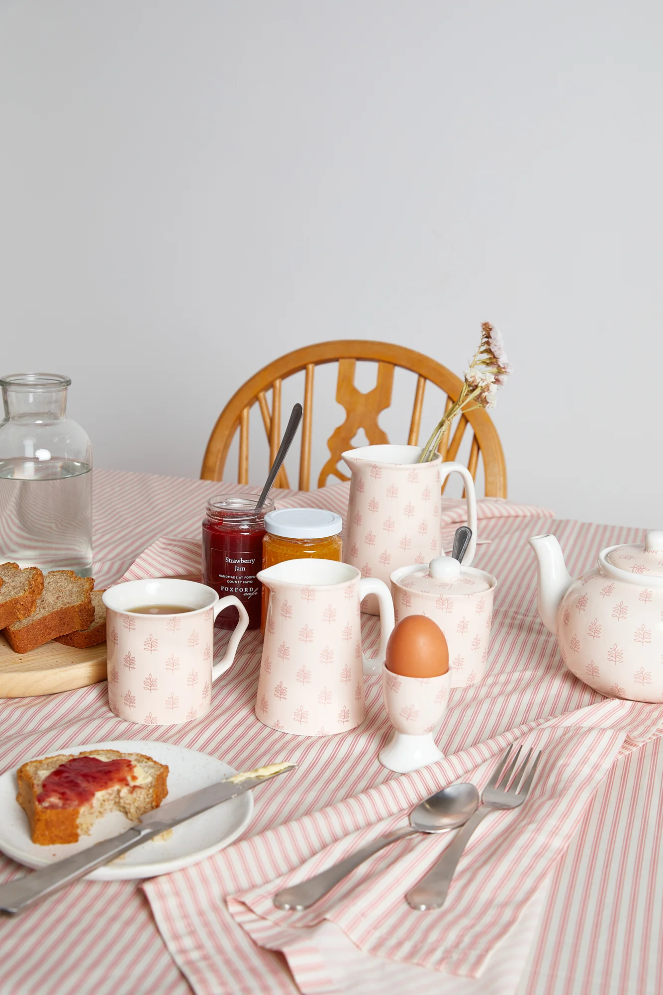 Foxford Pink Fern Half Pint Jug - Image 3